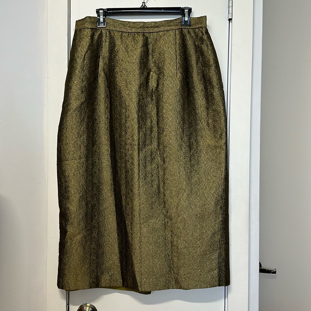 Vintage Vintage skirt in metallic gold just gorgeous 🤩🤩🤩🤩👏👏